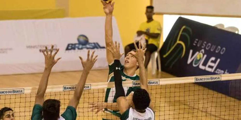 Imagem ilustrativa da imagem Paraná estreia com vitória no Brasileiro de Vôlei