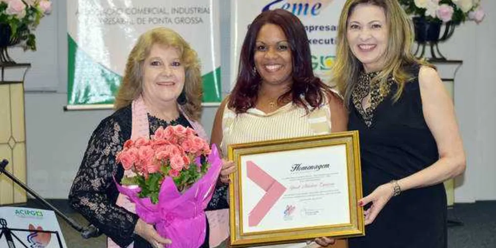 CEME premiou mulheres no Dia da Mulher / Imagem: Assessoria de Imprensa ACIPG

