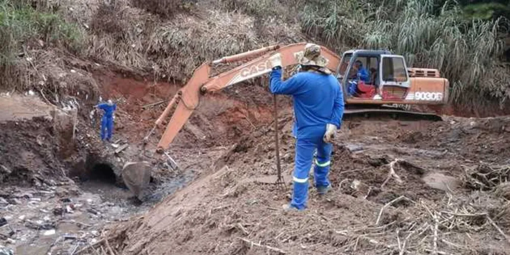 Imagem ilustrativa da imagem Prefeitura de PG retira 15 toneladas de lixo de arroio