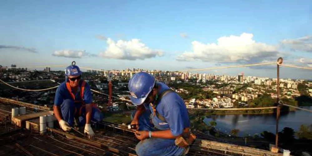 Imagem ilustrativa da imagem PR registra saldo positivo de empregos pelo 2º mês seguido