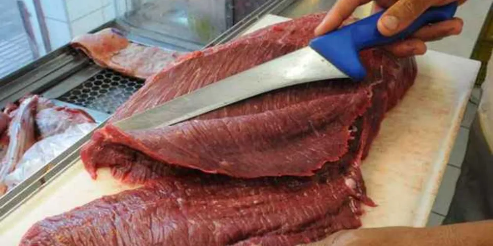 Imagem ilustrativa da imagem Empresas "maquiavam" carne vencida e subornavam fiscais
