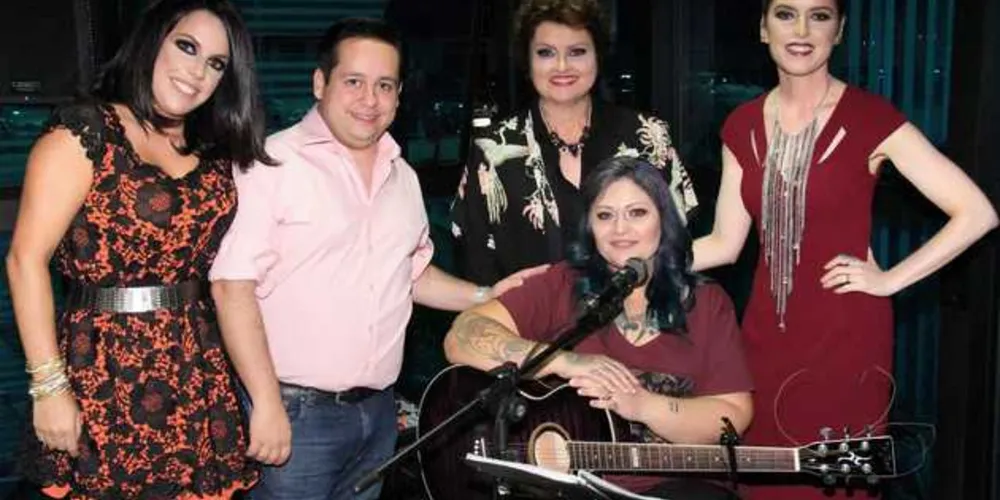 Nadja Marques, este colunista, Luisa, Renata e Isabela Huk