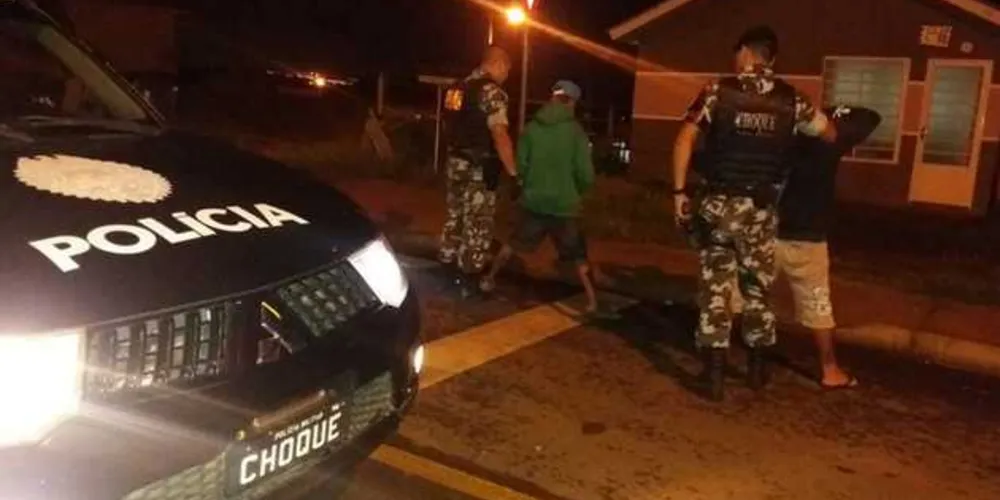 Imagem ilustrativa da imagem PM apreende carros e drogas em operação em PG
