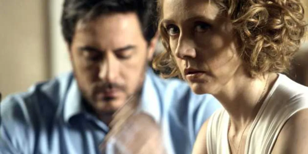 Imagem ilustrativa da imagem Vitória fica cara a cara com Leonardo e lembra que ele abusou dela
