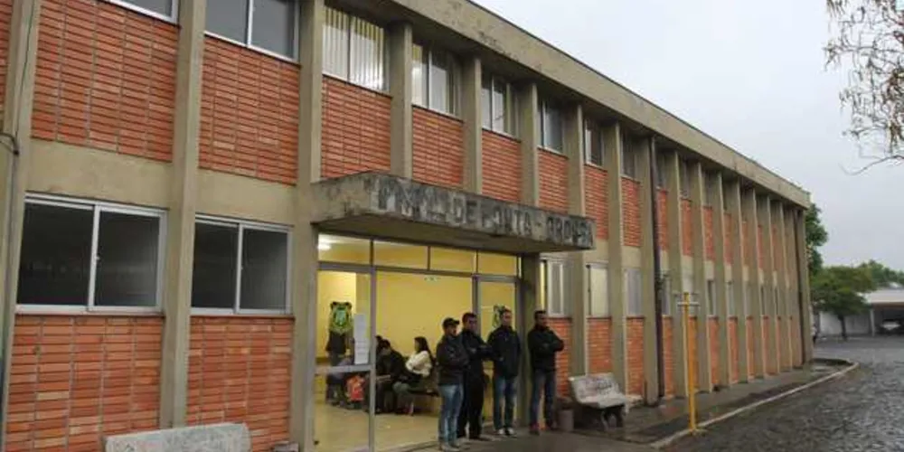 Vítima foi levada para a sede do Instituto Médico Legal (IML) em Ponta Grossa