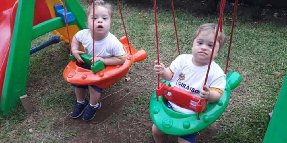 “A cada dia aprendo mais com eles, que estamos crescendo juntos. Um amor incondicional, puro, sem preconceitos, que conquista todos que tem a oportunidade de conhecê-los melhor. Só me trazem alegrias, só sou completa por te-los na minha vida. Milene Campos mãe dos pequenos Marco Antônio e José Henrique