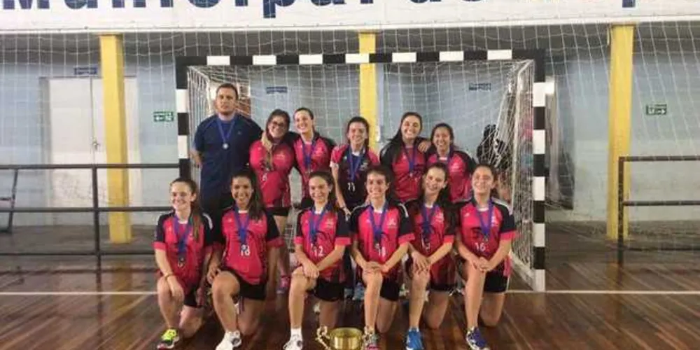 Atleta do handebol feminino do Marista será homenageada / Foto: Luana Valério
