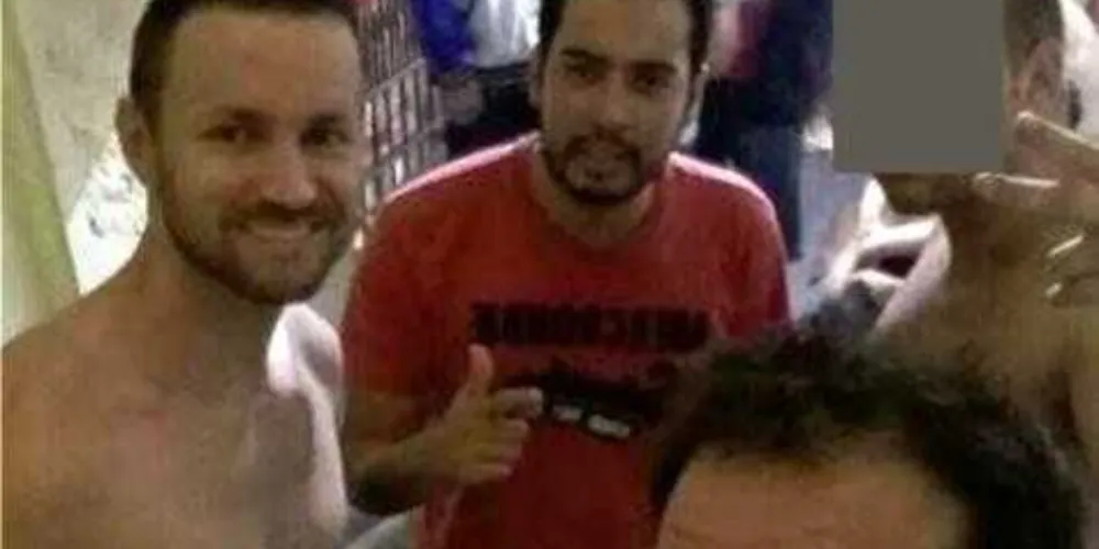 Imagem ilustrativa da imagem Amigos se reencontram em cadeia do PR e fazem ‘selfie’