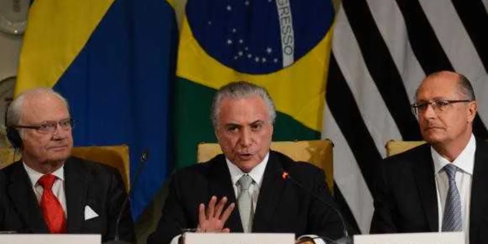 O presidente Michel Temer, entre o rei da Suécia, Carlos Gustavo, e o governador de São Paulo, Geraldo Alckmin/ Foto: Agência Brasil