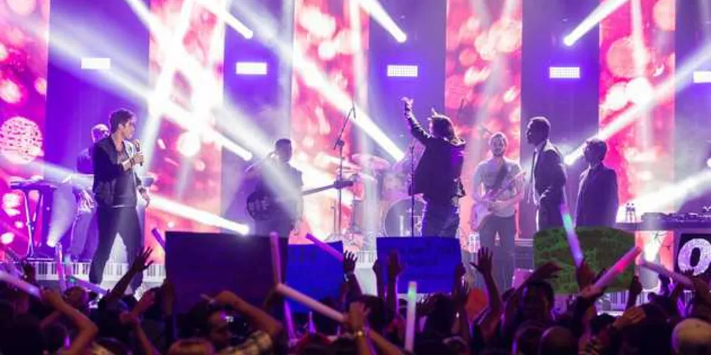 Imagem ilustrativa da imagem Gui invade show de Léo Régis e faz revelação bombástica
