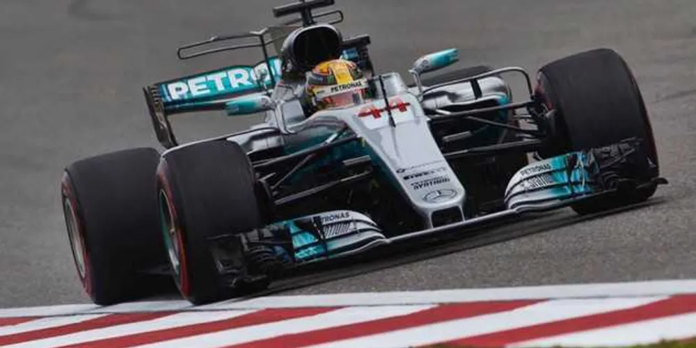 Imagem ilustrativa da imagem Hamilton é dominante na China e vence a primeira em 2017