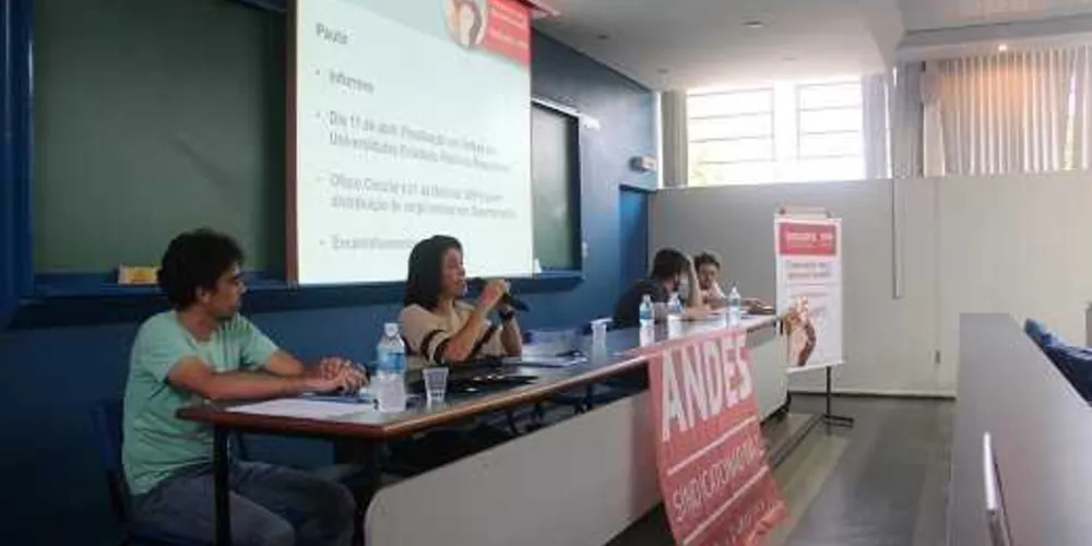 Imagem ilustrativa da imagem Docentes da UEPG marcam paralisação para o dia 28