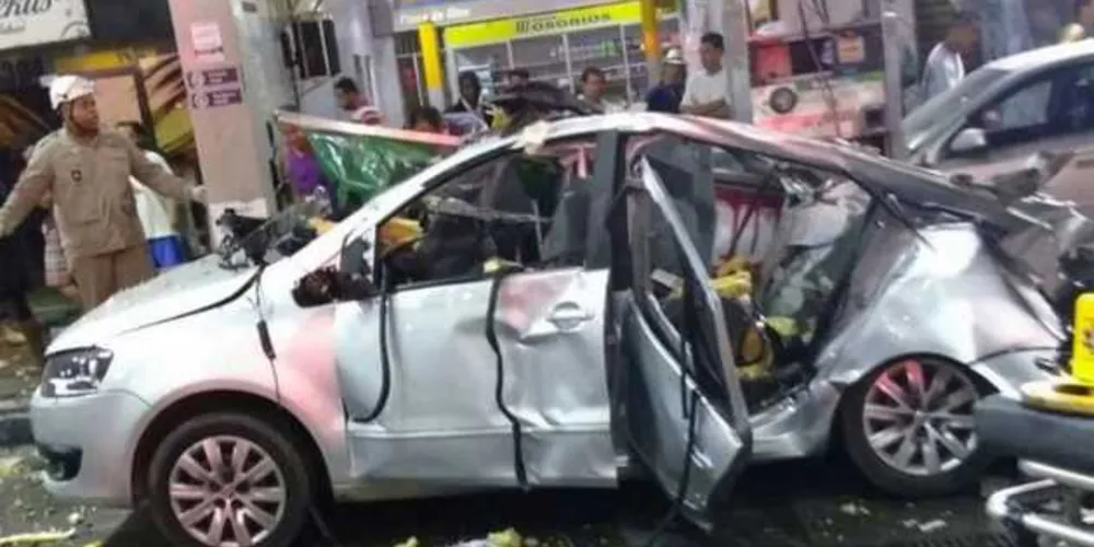 Imagem ilustrativa da imagem Mulher morre após carro explodir em posto de gasolina no Rio