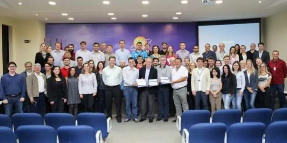 Imagem ilustrativa da imagem Plano de metas cooperativista é entregue na Ocepar
