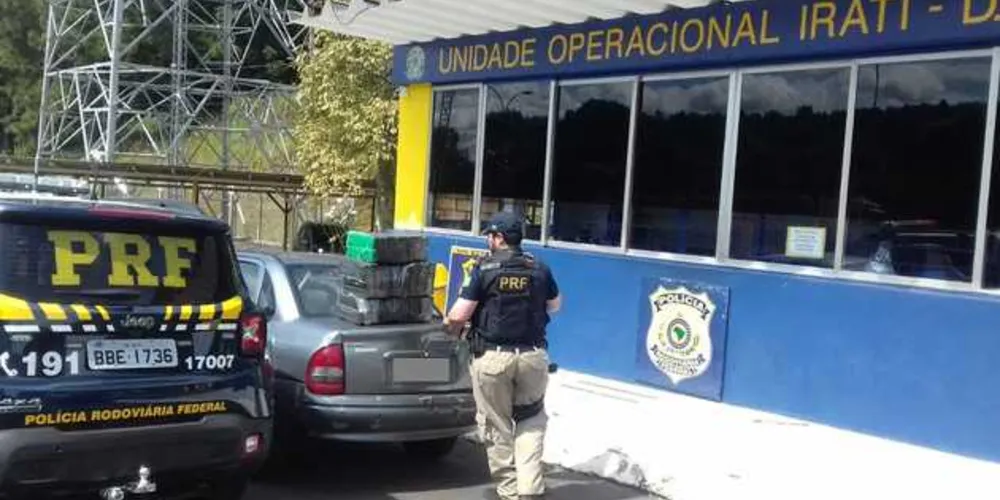 Imagem ilustrativa da imagem PRF flagra carro com 60 quilos de maconha na BR-277