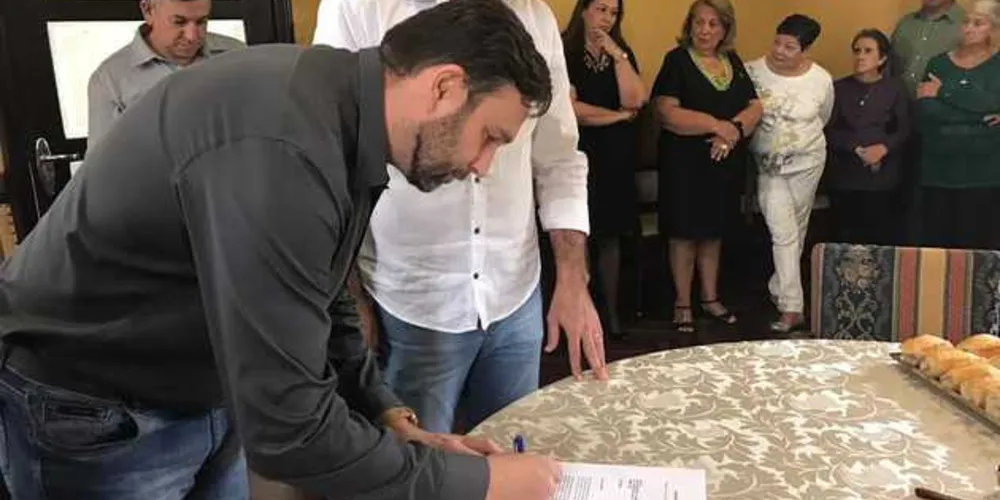Imagem ilustrativa da imagem Tibagi recebe três carros por intermédio de Pauliki
