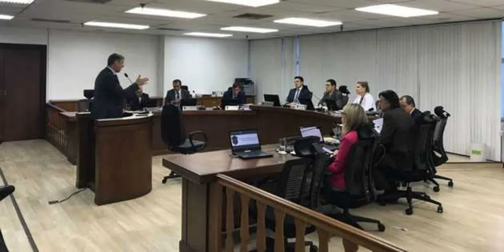 Conforme apurado pela Banda B, os auditores e a procuradoria do Tribunal ainda analisará os pedidos