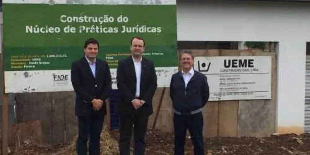 Imagem ilustrativa da imagem Reitor, deputado e diretor do FNDE visitam obras na UEPG
