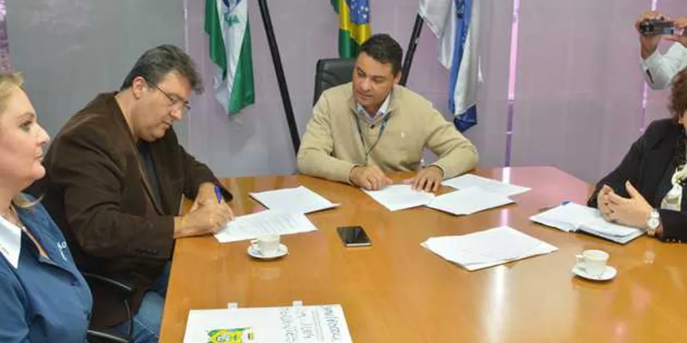 Imagem ilustrativa da imagem Prefeitura renova convênio com Sebrae