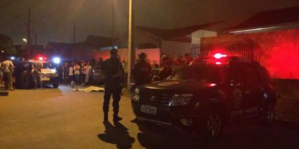 Imagem ilustrativa da imagem Homens atiram contra grupo de crianças e matam garoto de 15 anos