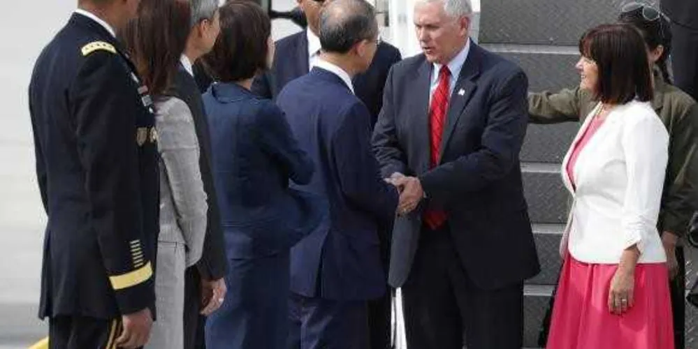 Imagem ilustrativa da imagem Vice-presidente dos EUA chega a Seul em meio a tensão
