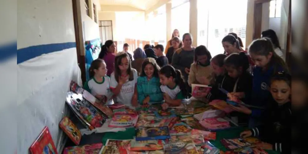 Imagem ilustrativa da imagem Leitura em Imbituva envolve pais e alunos
