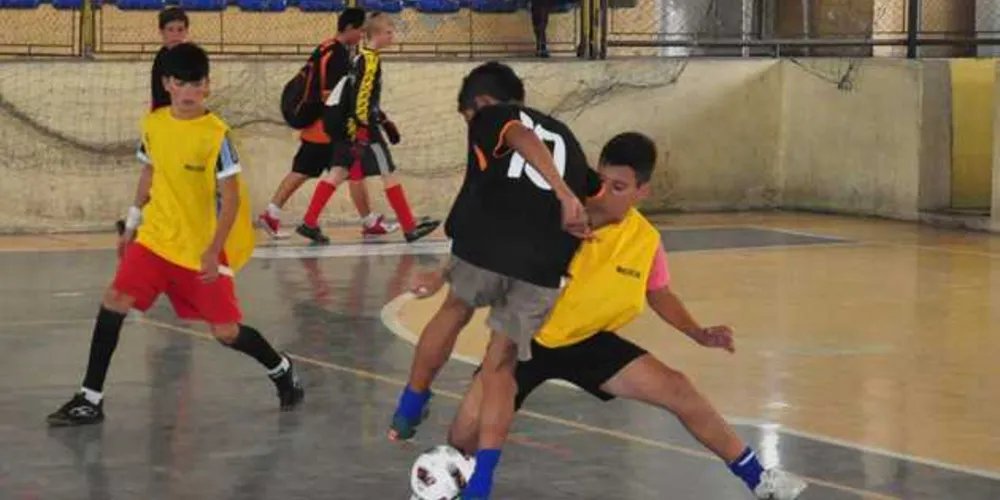 O edital prevê a entrega de currículos até o dia 26 de abril, das 12 às 17 horas, na Fundação Municipal de Esportes