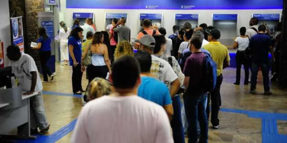 Imagem ilustrativa da imagem Caixa pagou mais de R$ 15 bilhões das contas inativas do FGTS
