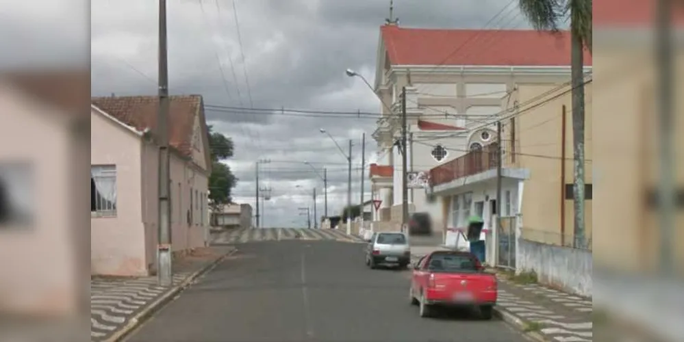 Imagem ilustrativa da imagem Mulher fica nua na rua e causa tumultuo em cidade da região