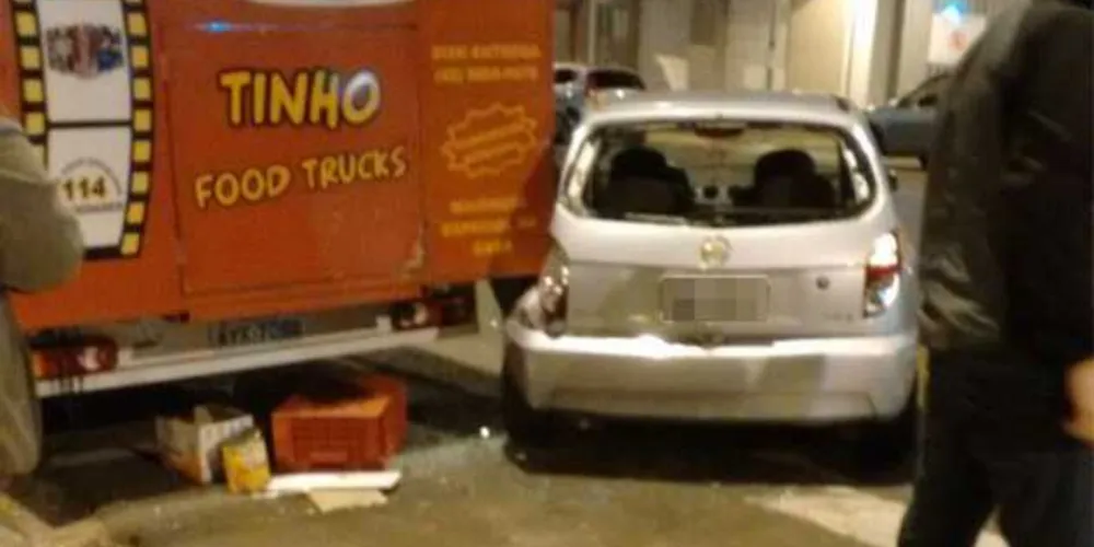 Apesar do susto e do estrago no carro, ninguém ficou ferido | aRede/COP