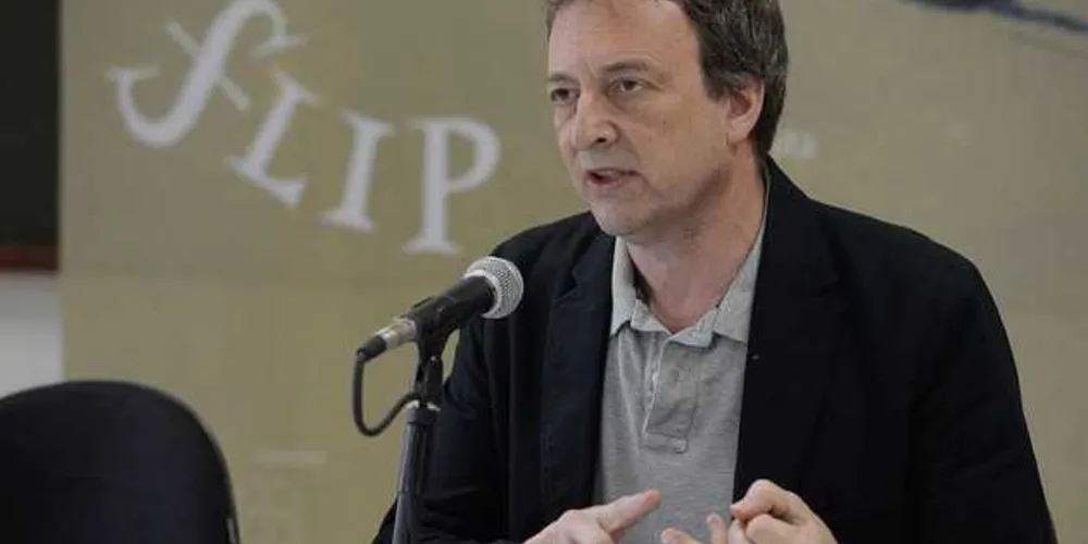 O jornalista britânico Misha Glenny participou da FLIP 2016, quando lançou o livro-reportagem “O Dono do Morro” | Divulgação