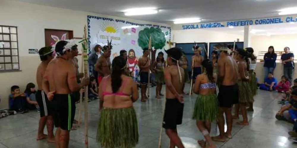 Imagem ilustrativa da imagem Kaingangs visitam escola em comemoração ao Dia do Índio