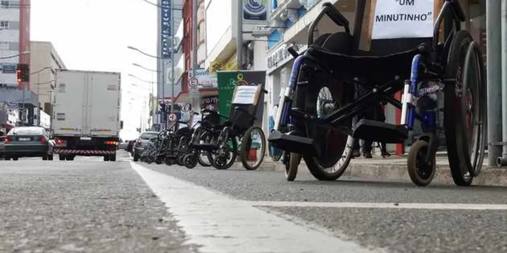 Imagem ilustrativa da imagem AMTT realiza ação educativa no centro de PG