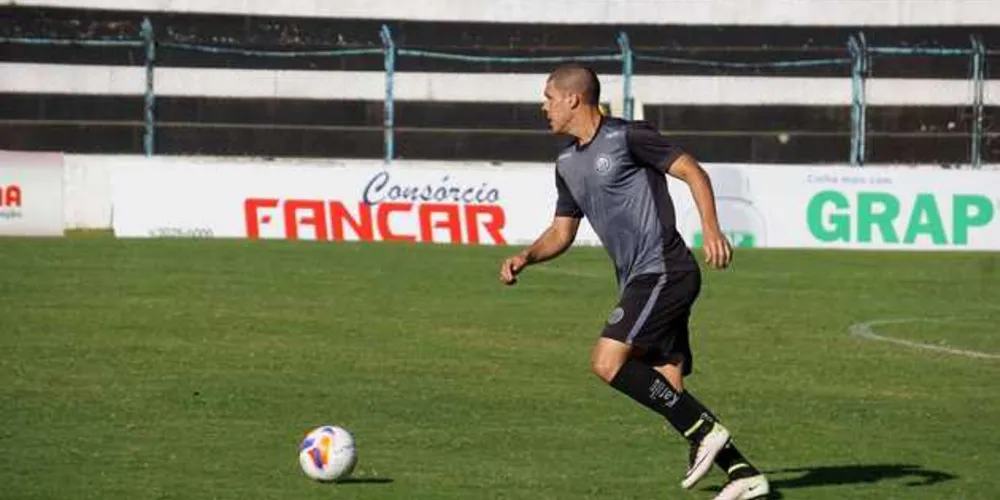 Zagueiro deve perder restante da Segundona e boa parte da Série D | Foto: Divulgação/OFEC