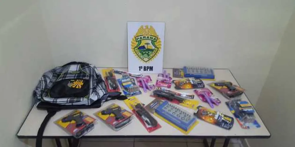 Objetos furtados foram levados até a 13ª SUbdivisão Policial (SDP) | Foto: aRede/COP