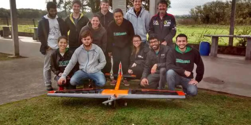 Equipe com o avião do ano passado
