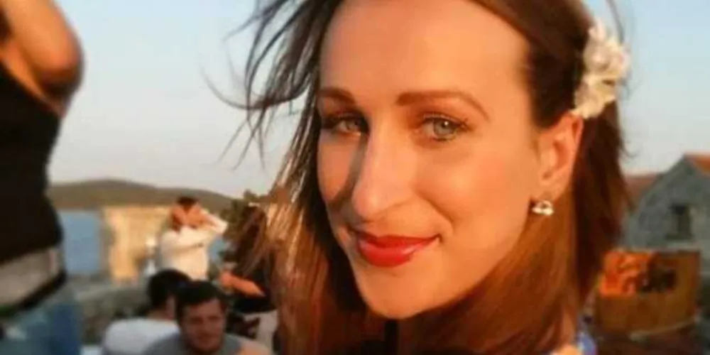 A garota de 28 anos conheceu o rapaz pelo Tinder