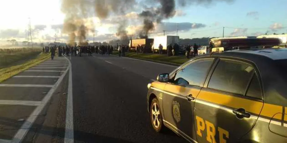 Bloqueios acontecem na BR-376, BR-277, BR-476 e BR-158 | Divulgação/PRF