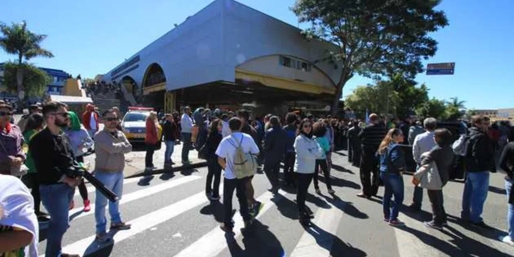 Fluxo de veículos foi interrompido no local por mais de três horas