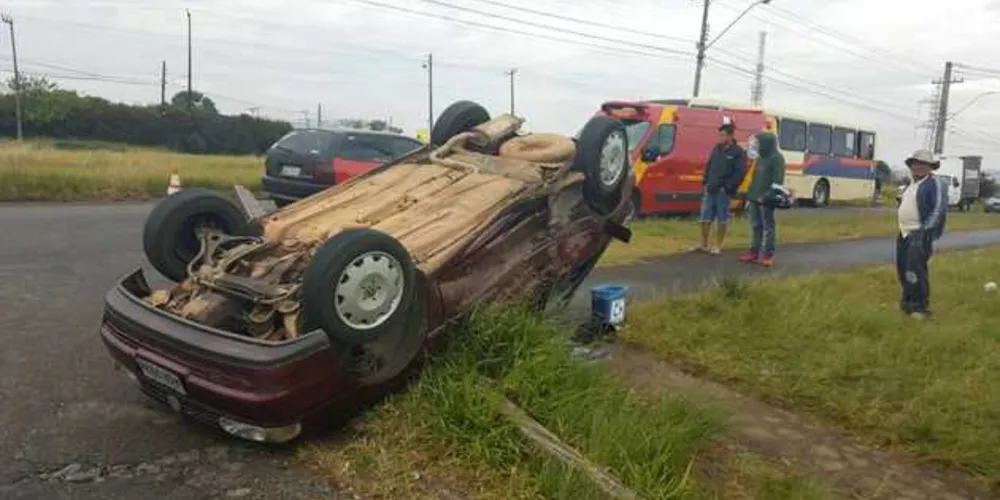 Imagem ilustrativa da imagem Colisão entre carros deixa sete vítimas em Ponta Grossa
