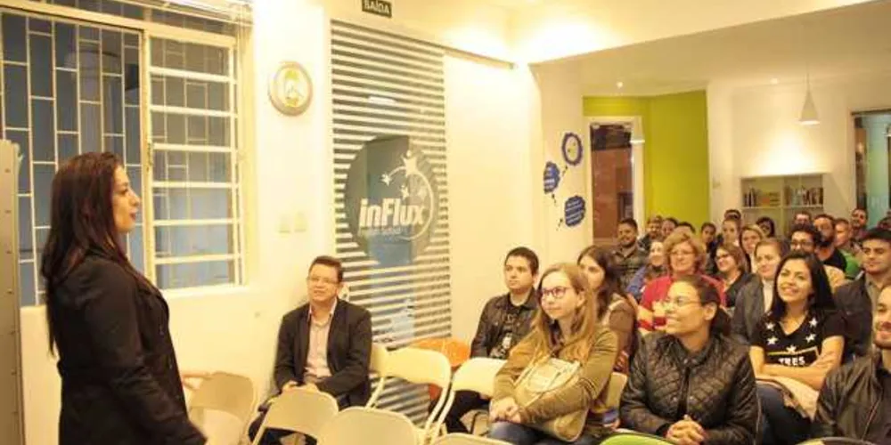 Alunos têm a oportunidade de simular entrevista de emprego em inglês | Divulgação