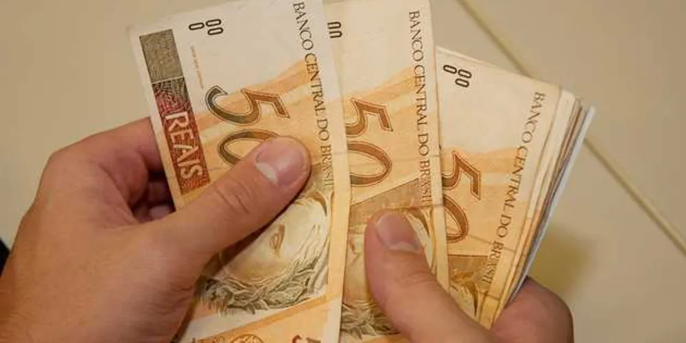 Imagem ilustrativa da imagem Após saques do FGTS, diminuem as contas em atraso no PR