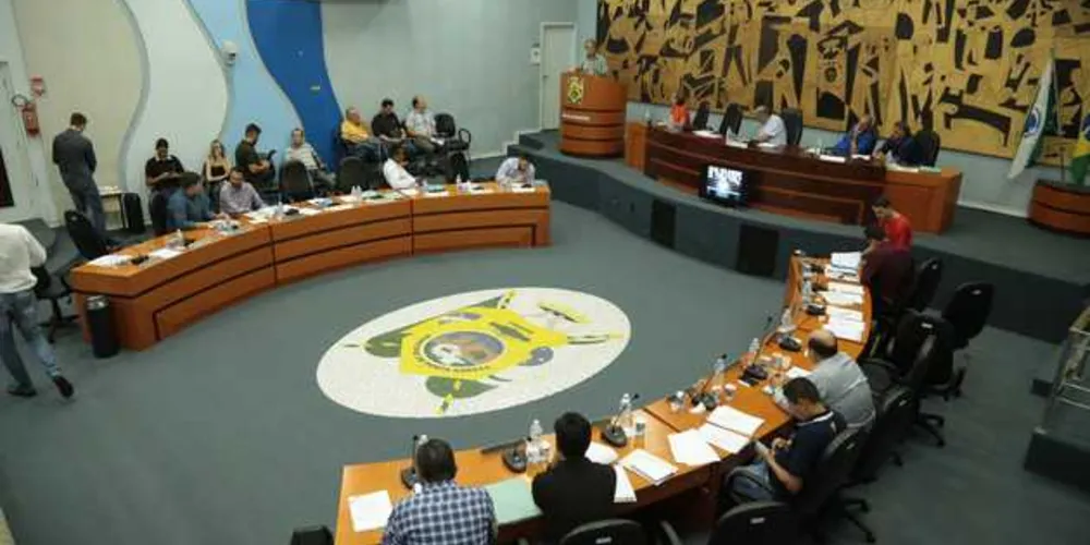 Decisão em liminar deferida ontem impede Legislativa de analisar projeto do FGTS