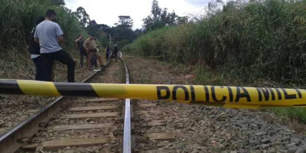 Imagem ilustrativa da imagem Moradores encontram corpo ao lado de ferrovia