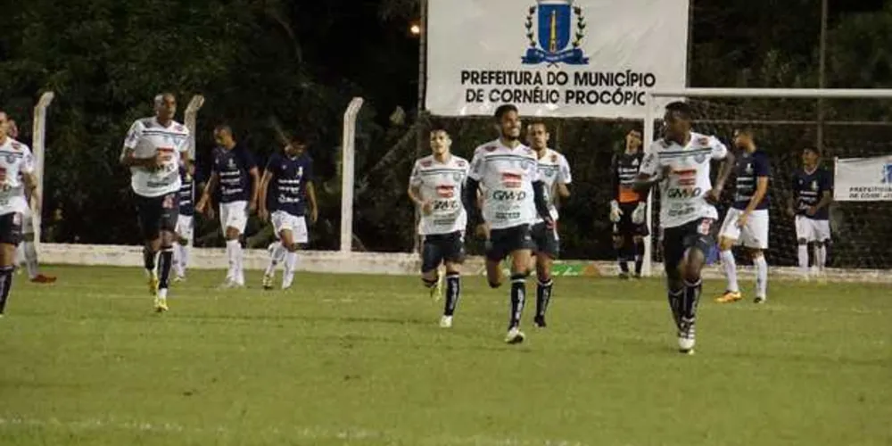 Equipes se enfrentam em mais uma partida amistosa neste sábado | Bianca Machado/Operário