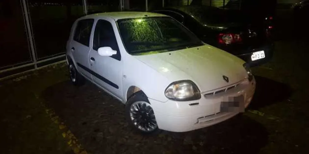 Carros apreendidos foram encaminhados para a delegacia para perícia | aRede/COP
