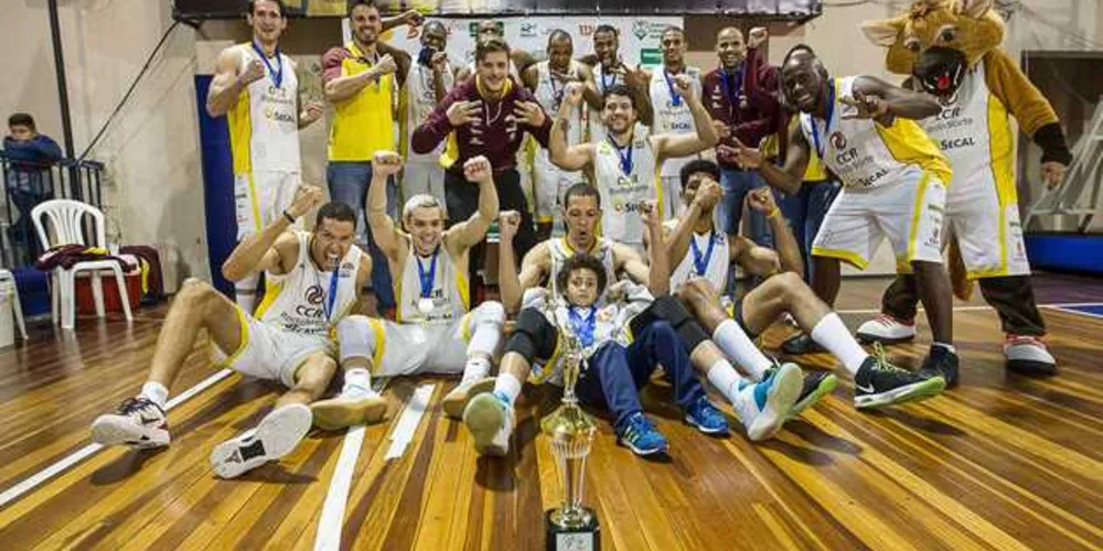 Time de Ponta Grossa derrotou catarinenses pela segunda vez e fechou a série final em 2 a 0