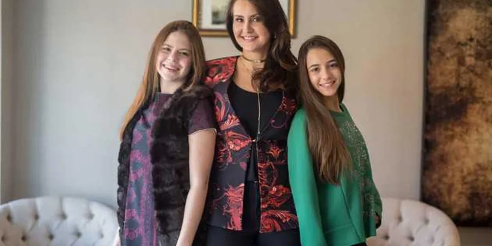 Cynthia Motti Correia Nascimento e as filhas Bruna e Paula Nascimento