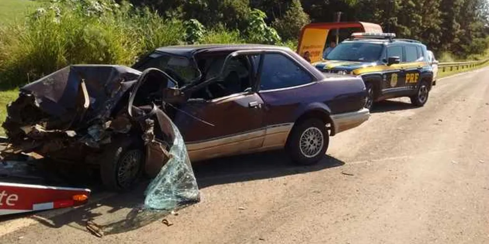 Imagem ilustrativa da imagem Motorista e passageira se salvam de colisão frontal