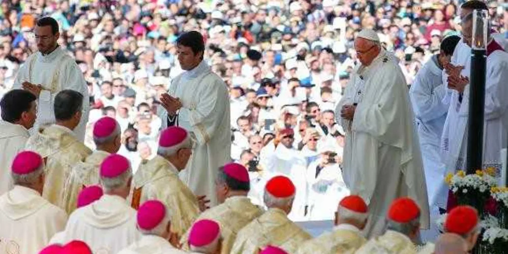Imagem ilustrativa da imagem Papa Francisco canoniza dois irmãos pastorinhos em Fátima